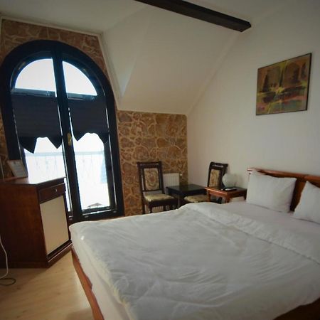 Gala - Guesthouse Орадя Екстер'єр фото