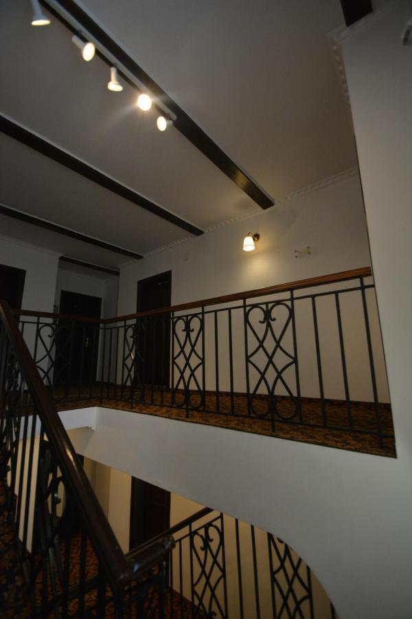 Gala - Guesthouse Орадя Екстер'єр фото