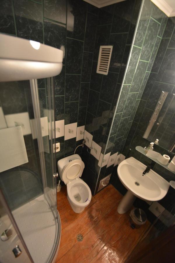 Gala - Guesthouse Орадя Екстер'єр фото